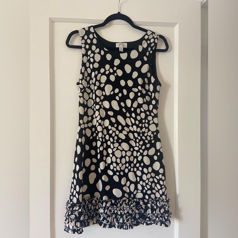 Sweet Storm dress A line with slight ruffles - light weight lined fabric! Lnew